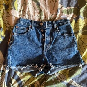 Levi’s Ribcage Shorts